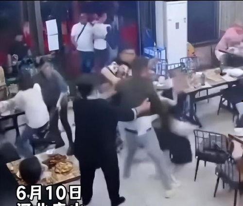 唐山打人爆料小伙视频最新,小伙挺身而出,勇敢揭露暴力真相 第3张 唐山打人爆料小伙视频最新,小伙挺身而出,勇敢揭露暴力真相 第3张